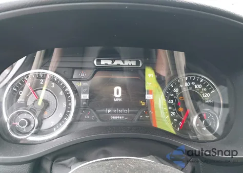 2022 Ram 1500 Big Horn 4X2 6'4 Box из США, поврежденный, VIN 1C6RREBT8NN147878